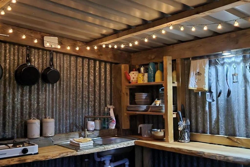 Bronfelen Yurt Hotel Cynghordy Exterior photo