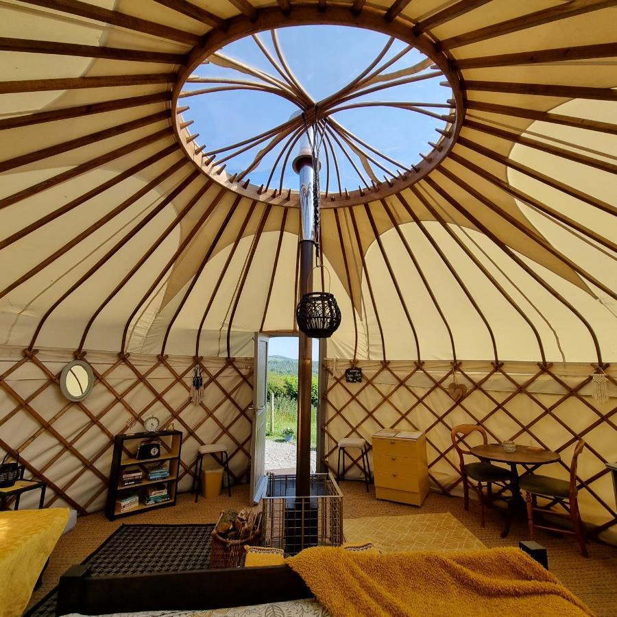 Bronfelen Yurt Hotel Cynghordy Exterior photo